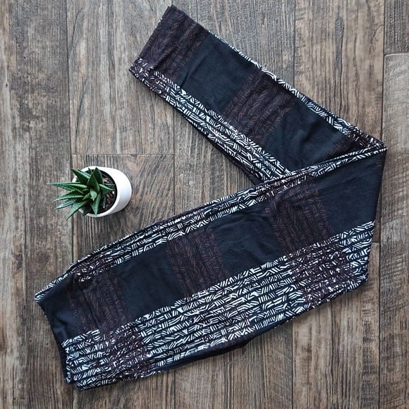 LuLaRoe Pants - 💥2/$20💥 Geometric Leggings